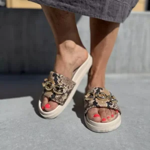 Step in – Snake Leather