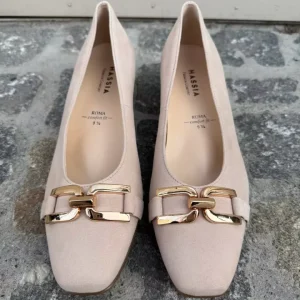 Elegant Comfort Pump