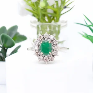 NATURLIG DIAMANT- OG SMARAGD RING 1,12 tcw 18k gull