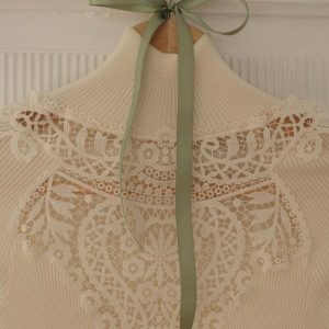 Oscalito dame ribb genser med macramé høy hals ull/silke ivory